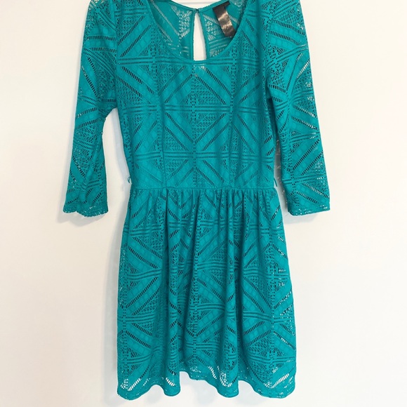 Trixxi 3/4 Sleeve A-Line Turquoise Lace Dress - Picture 2 of 6